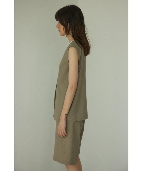 BLACK BY MOUSSY(ブラックバイマウジー)の「long slit vest(ロングスリットベスト)(ベスト・レディース・ベージュ/ブラック・FREE)」の21枚目の写真
