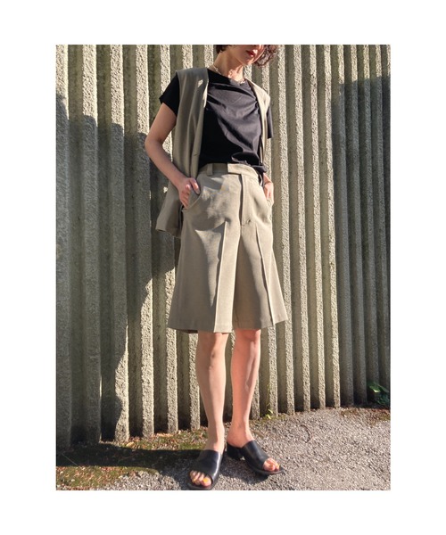 BLACK BY MOUSSY(ブラックバイマウジー)の「long slit vest(ロングスリットベスト)(ベスト・レディース・ベージュ/ブラック・FREE)」の10枚目の写真