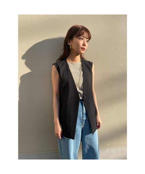 BLACK BY MOUSSY(ブラックバイマウジー)の「long slit vest(ロングスリットベスト)(ベスト・レディース・ベージュ/ブラック・FREE)」の13枚目の写真