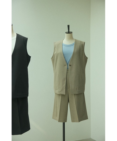 BLACK BY MOUSSY(ブラックバイマウジー)の「long slit vest(ロングスリットベスト)(ベスト・レディース・ベージュ/ブラック・FREE)」の14枚目の写真