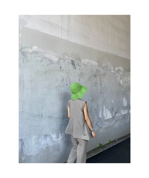 BLACK BY MOUSSY(ブラックバイマウジー)の「long slit vest(ロングスリットベスト)(ベスト・レディース・ベージュ/ブラック・FREE)」の6枚目の写真