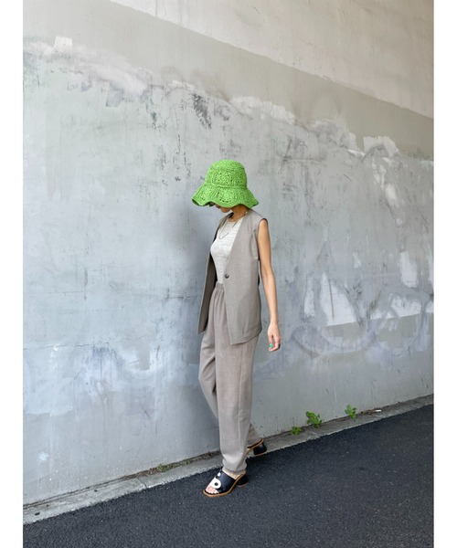 BLACK BY MOUSSY(ブラックバイマウジー)の「long slit vest(ロングスリットベスト)(ベスト・レディース・ベージュ/ブラック・FREE)」の7枚目の写真