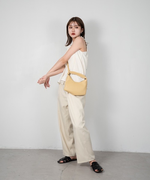 Amiur（エミレ）の「2way handle base bag（ショルダーバッグ・レディース・イエロー系その他/アイボリー/ブラック・FREE）」の16枚目の写真