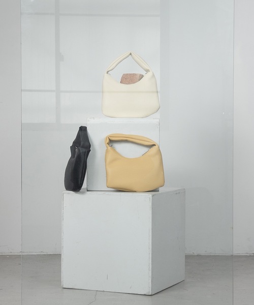 Amiur（エミレ）の「2way handle base bag（ショルダーバッグ・レディース・イエロー系その他/アイボリー/ブラック・FREE）」の12枚目の写真