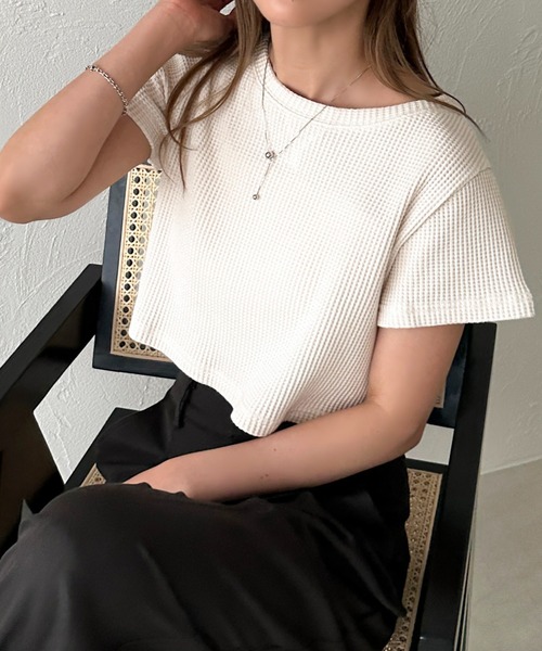 apres jour mignon（アプレジュールミニョン）の「ワッフルショートTシャツ【ZOZOTOWN限定アイテム】（Tシャツ/カットソー・レディース・アイボリー/ブラック系その他/ナチュラル・フリー/X-LARGE）」の4枚目の写真