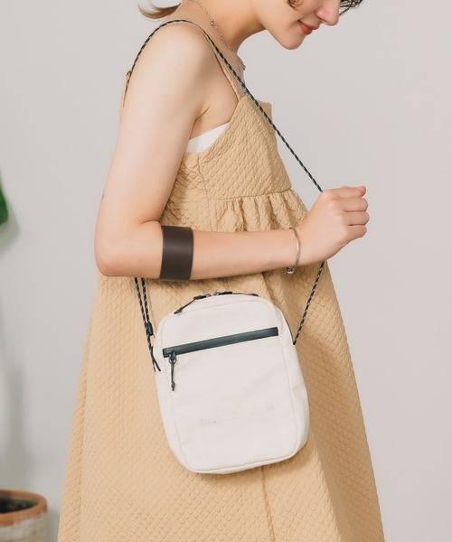 BURLAP OUTFITTER（バーラップアウトフィッター）の「BURLAP OUTFITTER/バーラップアウトフィッター CROSSBODY BAG ボディバッグ（ボディバッグ/ウエストポーチ・メンズ・ダークベージュ/ブラック/ナチュラル・ONE SIZE）」の3枚目の写真