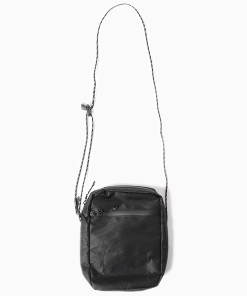 BURLAP OUTFITTER（バーラップアウトフィッター）の「BURLAP OUTFITTER/バーラップアウトフィッター CROSSBODY BAG ボディバッグ（ボディバッグ/ウエストポーチ・メンズ・ダークベージュ/ブラック/ナチュラル・ONE SIZE）」の2枚目の写真