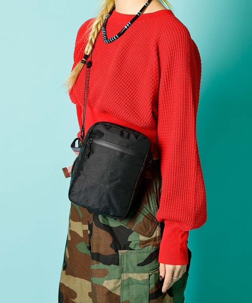 BURLAP OUTFITTER（バーラップアウトフィッター）の「BURLAP OUTFITTER/バーラップアウトフィッター CROSSBODY BAG ボディバッグ（ボディバッグ/ウエストポーチ・メンズ・ダークベージュ/ブラック/ナチュラル・ONE SIZE）」の5枚目の写真