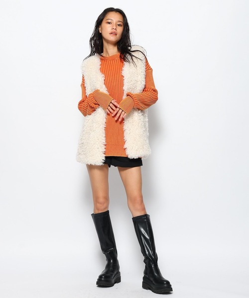 FOREVER 21（フォーエバー トゥエンティーワン）の「【2023AW】エコファーベスト（ベスト・レディース・オフホワイト/ブラウン・FREE）」の4枚目の写真