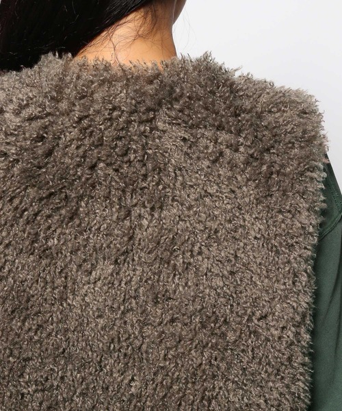 FOREVER 21（フォーエバー トゥエンティーワン）の「【2023AW】エコファーベスト（ベスト・レディース・オフホワイト/ブラウン・FREE）」の18枚目の写真