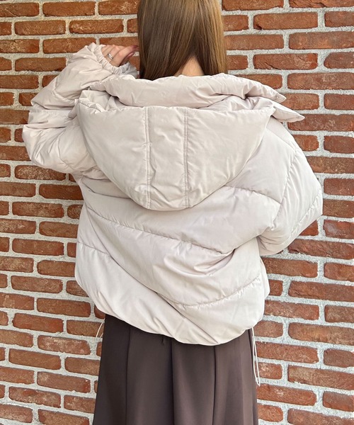 INGNI（イング）の「BIGフードエコダウン（ダウンジャケット/コート・レディース・ブラック/オフホワイト/ライトピンク/ライトベージュ/チャコールグレー・M）」の9枚目の写真