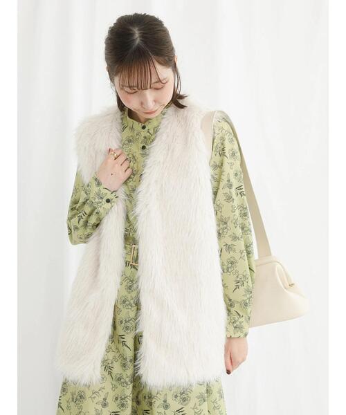 Te chichi TERRASSE（テチチテラス）の「ファーベスト（ベスト・レディース・ベージュ/オフホワイト・F）」の3枚目の写真