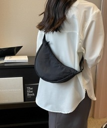 ハーフムーン ショルダーバッグ