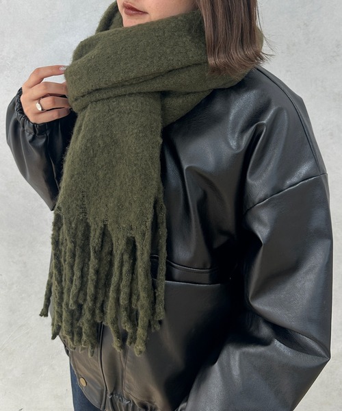 kutir（クティール）の「kutirlune／フリンジボリュームマフラー（マフラー・レディース・カーキ/アイボリー/ブラック/ベージュ/ブルー/グレー・FREE）」の6枚目の写真