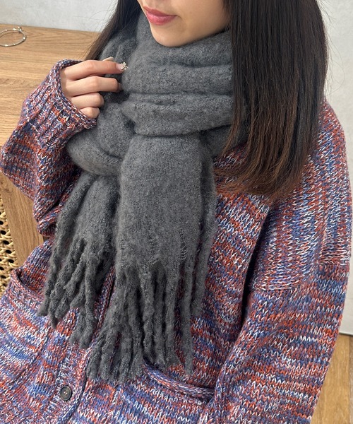 kutir（クティール）の「kutirlune／フリンジボリュームマフラー（マフラー・レディース・カーキ/アイボリー/ブラック/ベージュ/ブルー/グレー・FREE）」の10枚目の写真