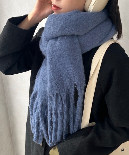 kutir（クティール）の「kutirlune／フリンジボリュームマフラー（マフラー・レディース・カーキ/アイボリー/ブラック/ベージュ/ブルー/グレー・FREE）」の7枚目の写真