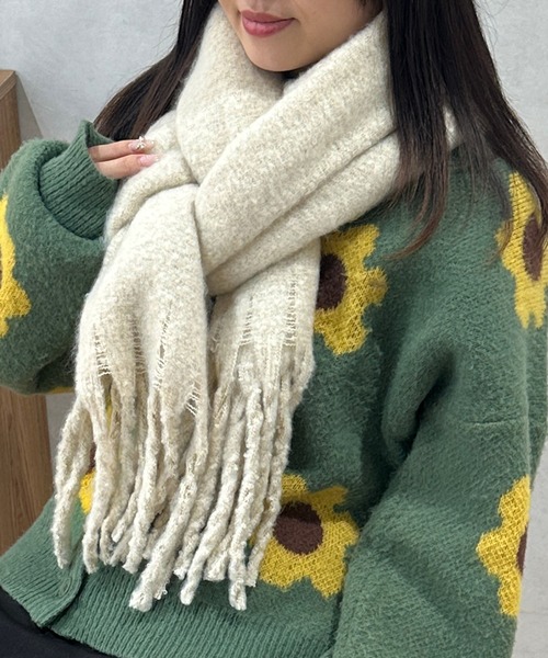 kutir（クティール）の「kutirlune／フリンジボリュームマフラー（マフラー・レディース・カーキ/アイボリー/ブラック/ベージュ/ブルー/グレー・FREE）」の8枚目の写真