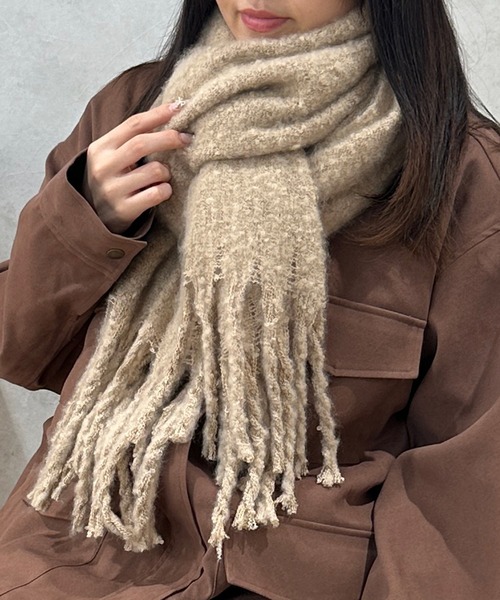 kutir（クティール）の「kutirlune／フリンジボリュームマフラー（マフラー・レディース・カーキ/アイボリー/ブラック/ベージュ/ブルー/グレー・FREE）」の11枚目の写真
