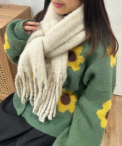 kutir（クティール）の「kutirlune／フリンジボリュームマフラー（マフラー・レディース・カーキ/アイボリー/ブラック/ベージュ/ブルー/グレー・FREE）」の20枚目の写真