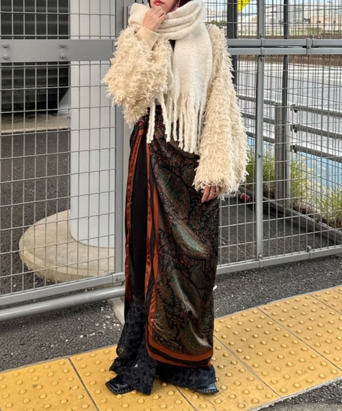 kutir（クティール）の「kutirlune／フリンジボリュームマフラー（マフラー・レディース・カーキ/アイボリー/ブラック/ベージュ/ブルー/グレー・FREE）」の19枚目の写真