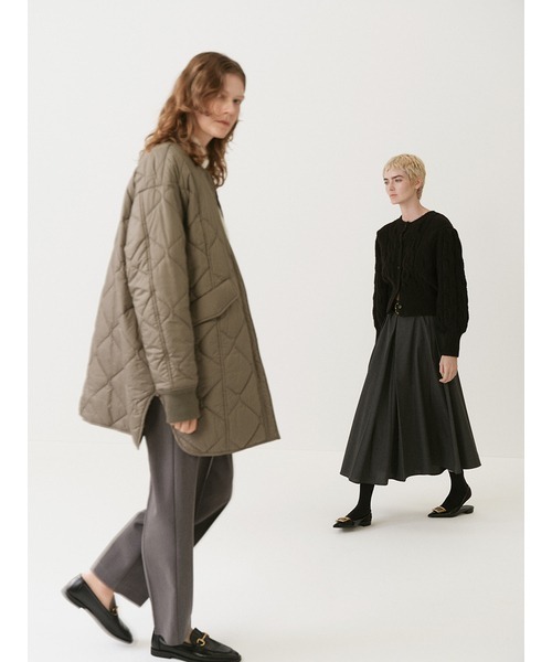 Mila Owen(ミラオーウェン)の「センタープレスタックワイドパンツ(スラックス・レディース・ブラック/グレー/キャメル・1/0)」の5枚目の写真