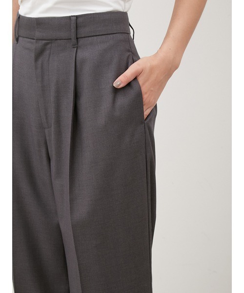 Mila Owen(ミラオーウェン)の「センタープレスタックワイドパンツ(スラックス・レディース・ブラック/グレー/キャメル・1/0)」の11枚目の写真