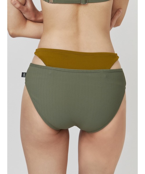 PAMEO POSE（パメオポーズ）の「Byanca Bikini（水着・レディース・ブラック/カーキ・FREE）」の20枚目の写真