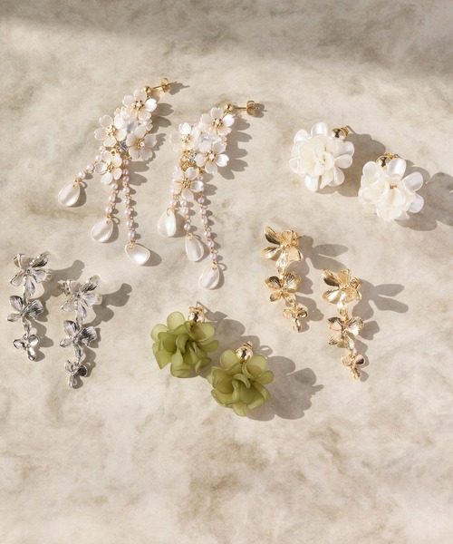 amplis（アンプリス）の「ブロッサムピアス/september pierce（ピアス（両耳用）・レディース・ホワイト・FREE）」の5枚目の写真