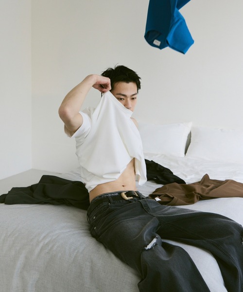 soerte（ソエルテ）の「Basic box cotton blend tee/ベーシックボックスコットンブレンドT（Tシャツ/カットソー・メンズ・ブルー/チャコールグレー/ブラウン/ブラック/ホワイト・1/2/3）」の12枚目の写真