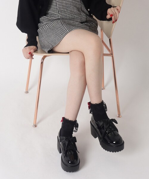cs T&P(シーエスティーアンドピー)の「厚底サテンリボンレースアップシューズ(パンプス・レディース・ブラック/ブラック系1・S/L/LL/M)」の4枚目の写真
