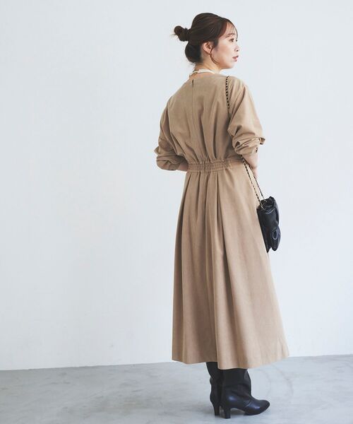le.coeur blanc（ルクールブラン）の「コーデュロイタックワンピース（ワンピース・レディース・ベージュ/ブラウン・38）」の15枚目の写真