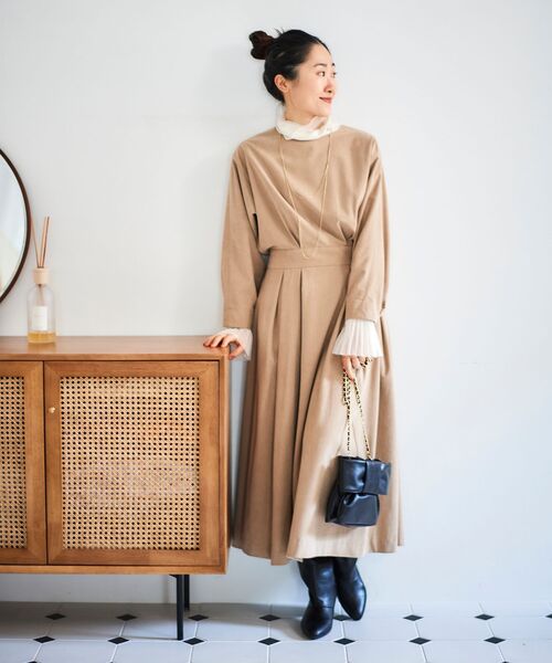 le.coeur blanc（ルクールブラン）の「コーデュロイタックワンピース（ワンピース・レディース・ベージュ/ブラウン・38）」の17枚目の写真
