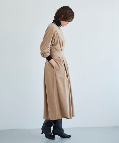 le.coeur blanc（ルクールブラン）の「コーデュロイタックワンピース（ワンピース・レディース・ベージュ/ブラウン・38）」の19枚目の写真