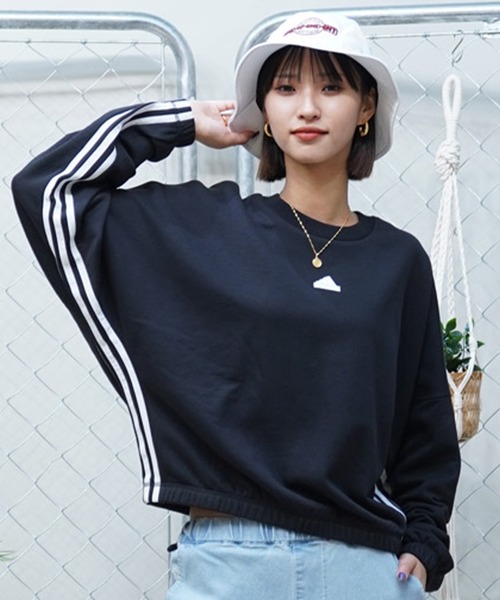 adidas(アディダス)の「adidas/アディダス スウェット クルーネック ワンポイント KNR46(スウェット・レディース・ブラック・M/L)」の1枚目の写真