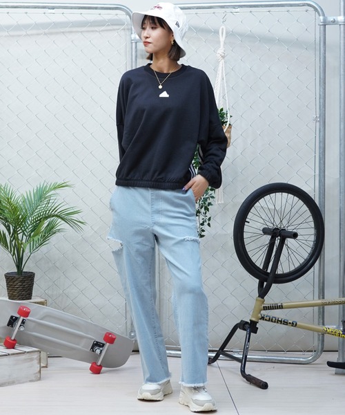 adidas(アディダス)の「adidas/アディダス スウェット クルーネック ワンポイント KNR46(スウェット・レディース・ブラック・M/L)」の6枚目の写真