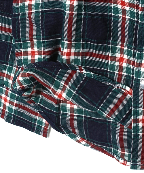 SHIPS（シップス）の「SHIPS KIDS:シャーリング チェック シャツ(kids)（シャツ/ブラウス・キッズ・ネイビー/レッド・100/120/110/130）」の8枚目の写真