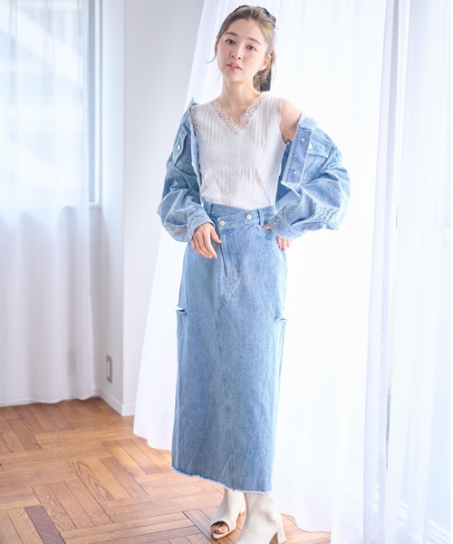 mysty woman（ミスティウーマン）の「サイドスリットデニムスカート 996671（スカート・レディース・ライトブルー/ブラック/ブルー・FREE）」の3枚目の写真