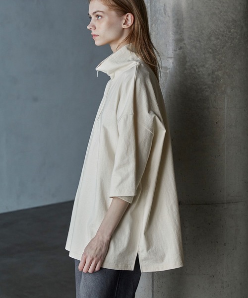 SERACE(セラス)の「【SERACE】Oversize short sleeve half zip T-Shirt / オーバーサイズ半袖ハーフジップTシャツ(Tシャツ/カットソー・メンズ・アイボリー/ブラック/グレイッシュブルー・L/M)」の5枚目の写真