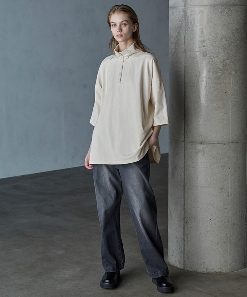 SERACE(セラス)の「【SERACE】Oversize short sleeve half zip T-Shirt / オーバーサイズ半袖ハーフジップTシャツ(Tシャツ/カットソー・メンズ・アイボリー/ブラック/グレイッシュブルー・L/M)」の13枚目の写真