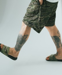 Back Channel（バックチャンネル）の「GHOSTLION CAMO SHOWER SANDALS