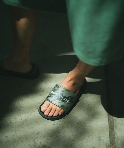 Back Channel（バックチャンネル）の「GHOSTLION CAMO SHOWER SANDALS