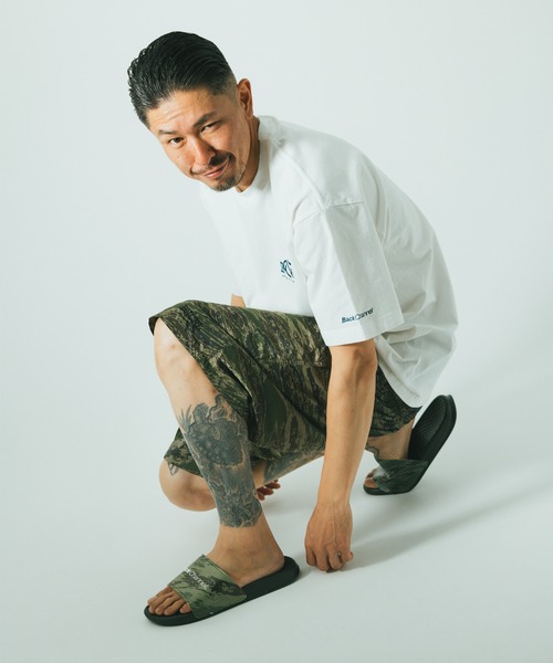 Back Channel（バックチャンネル）の「GHOSTLION CAMO SHOWER SANDALS