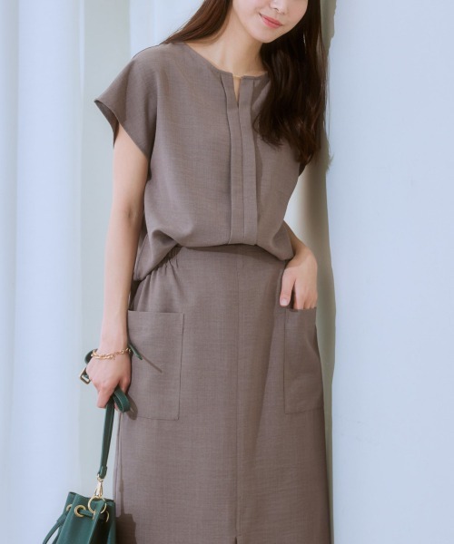 7days Life Styling(セブンデイズライフスタイリング)の「麻調合繊フロントタックブラウス(しわになりにくい・接触冷感・UVカット・洗える)(シャツ/ブラウス・レディース・モカ/ネイビー/ライトベージュ/グリーン・S/M/L/LL)」の20枚目の写真