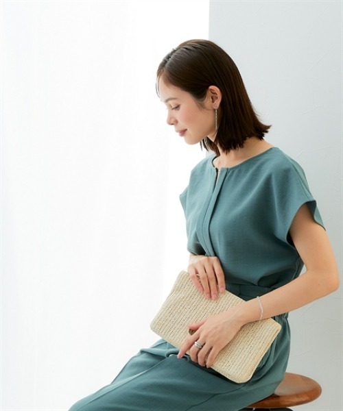 7days Life Styling(セブンデイズライフスタイリング)の「麻調合繊フロントタックブラウス(しわになりにくい・接触冷感・UVカット・洗える)(シャツ/ブラウス・レディース・モカ/ネイビー/ライトベージュ/グリーン・S/M/L/LL)」の8枚目の写真