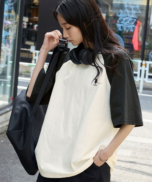 U.S. POLO ASSN.（ユーエスポロアッスン）の「U.S. POLO ASSN. /ユーエスポロアッスン 別注 ワンポイント刺繍 ラグラン配色オーバーサイズ半袖Tシャツ（Tシャツ/カットソー・レディース・チャコールグレー/ブラック系2/ブラック/カーキ/ボルドー/ブラウン/ブラック系1/ネイビー/ワインレッド/ブラウン系/ダークグリーン・S/M/L/XL）」の22枚目の写真