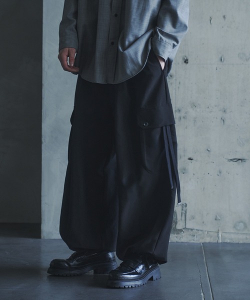 DOOPZ(ドープス)の「Parachute Wide Cargo Pants - パラシュートワイドカーゴパンツ(カーゴパンツ・メンズ・ブラック/ベージュ/ブラウン・MEDIUM/SMALL/LARGE)」の19枚目の写真