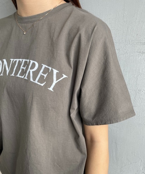 MICA&DEAL（マイカ＆ディール）の「[MICA&DEAL/マイカアンドディール] 別注 MONTEREY ロゴプリントTシャツ（Tシャツ/カットソー・レディース・ネイビー/ホワイト/カーキ・F）」の22枚目の写真