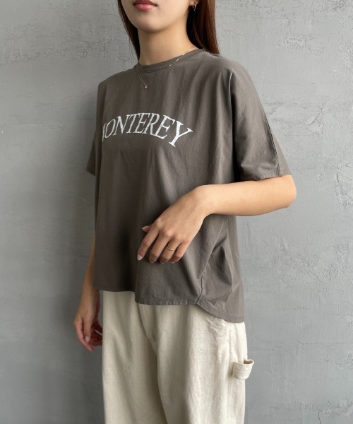 MICA&DEAL（マイカ＆ディール）の「[MICA&DEAL/マイカアンドディール] 別注 MONTEREY ロゴプリントTシャツ（Tシャツ/カットソー・レディース・ネイビー/ホワイト/カーキ・F）」の19枚目の写真