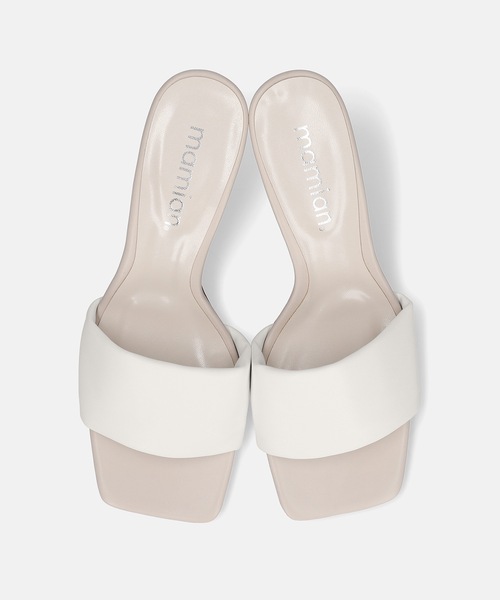 MAMIAN（マミアン）の「ワイドスクエアトゥ パデット ミュールサンダル (7.0cmヒール)（サンダル・レディース・ブラック系その他/ホワイト系その他/ブラック/シルバー・M/L/S）」の6枚目の写真