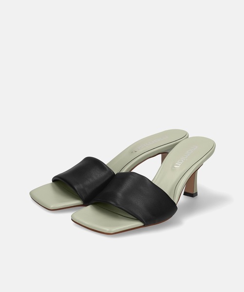 MAMIAN（マミアン）の「ワイドスクエアトゥ パデット ミュールサンダル (7.0cmヒール)（サンダル・レディース・ブラック系その他/ホワイト系その他/ブラック/シルバー・M/L/S）」の21枚目の写真